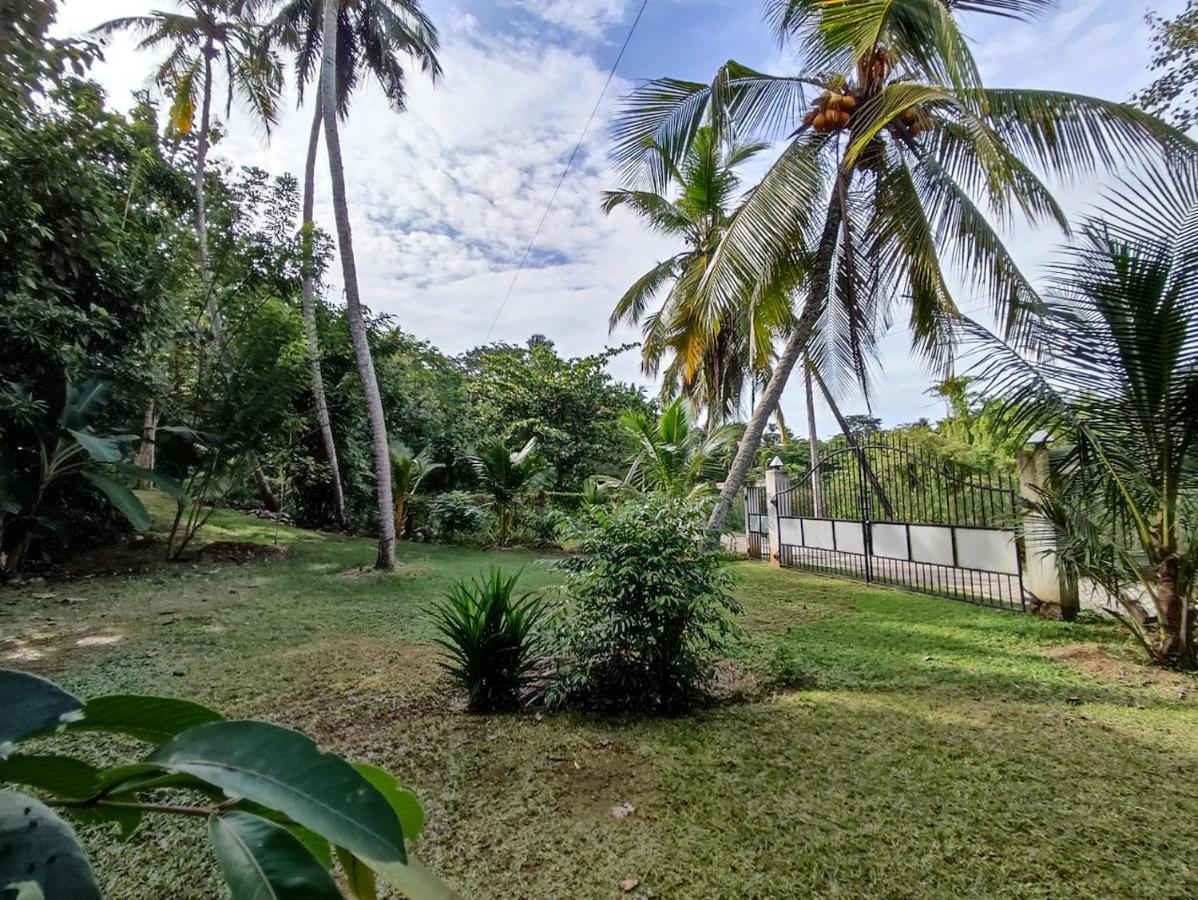 Schatzi'S Hideaway Tangalle Exterior photo